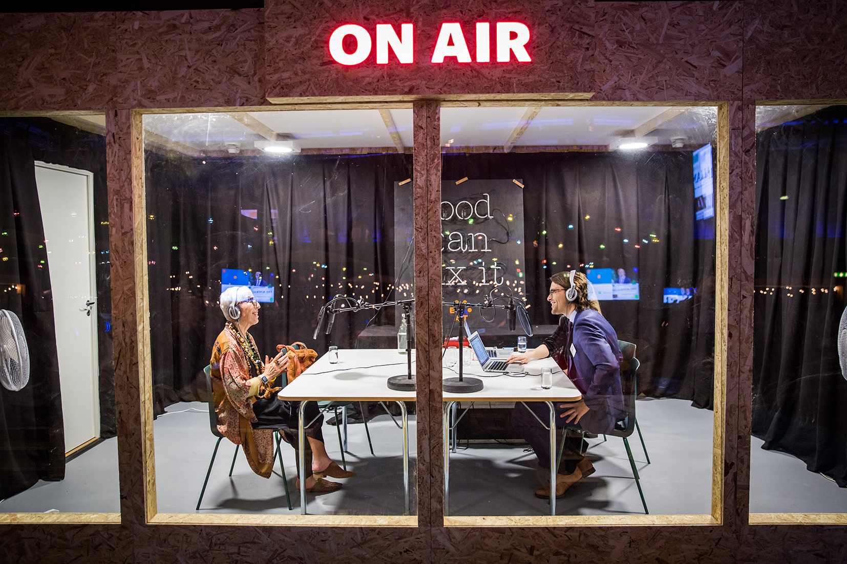 Ronni Kahn was interviewed by EAT's CEO Dr. Sandro Demaio during EAT Stockholm Food Forum 2019. Photo: Linus Sundahl-Djerf